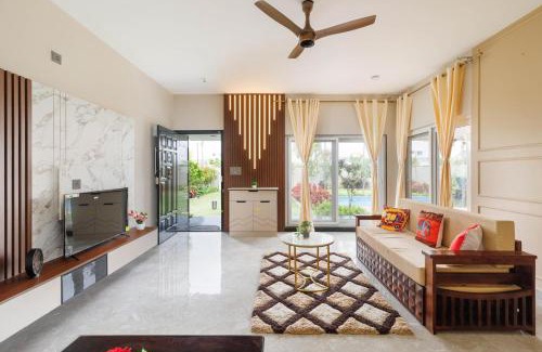Hosur Apartamento | The Green Haven by StayJade2BHKACPoolLawn