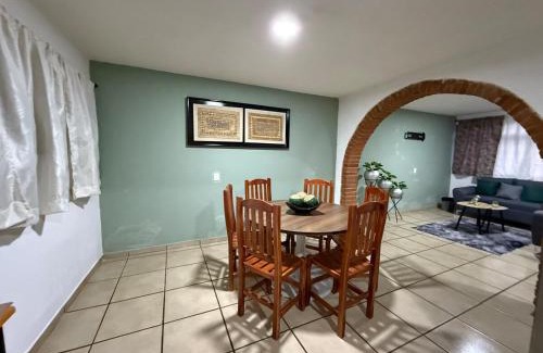 Santa Fe de la Laguna Casa | The Green House
