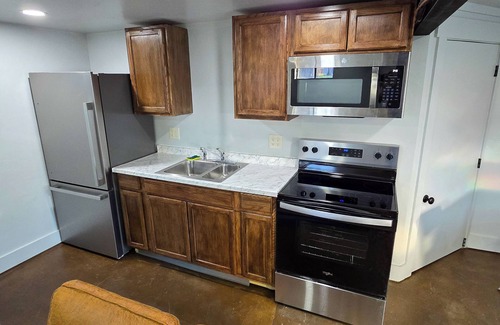 Trenton Casa | The Green House! Sleeps 12