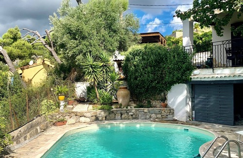 Tourrette-Levens Casa | The green oasis: breathtaking views, pool, privacy