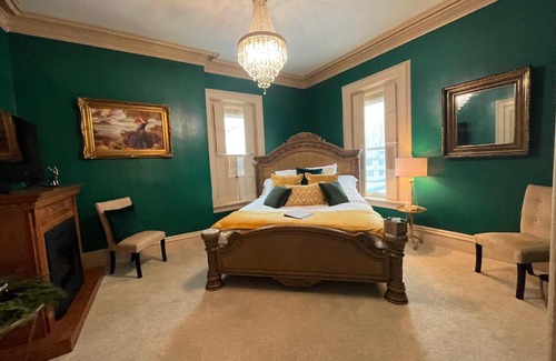 Mercer Casa | The Green Room at The Big Brickhouse