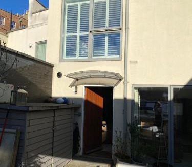 Cheltenham Casa | The Green Room - ROOM & EN-SUITE ONLY