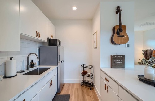 Georgetown Casa | The Green Room. Walk to Downtown Georgetown