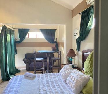 Phalaborwa Apartamento | The green room