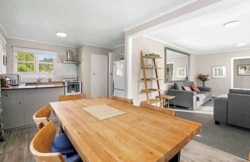 Fenton Street Cabaña | The Greenkeeper's Cottage - 3 Bedroom, 3 Bathroom on the Golf Course