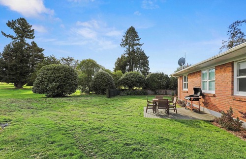 Fenton Street Cabaña | The Greenkeeper's Cottage - 3 Bedroom, 3 Bathroom on the Golf Course