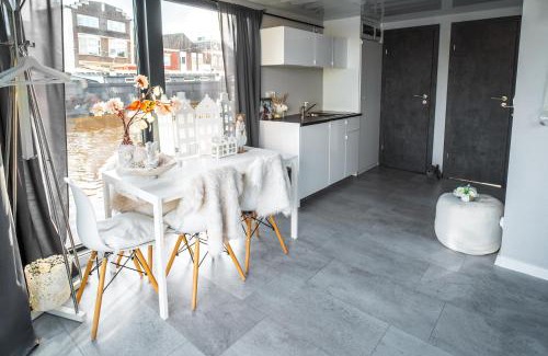 Zwartsluis Apartamento | The Grey Pearl Houseboat