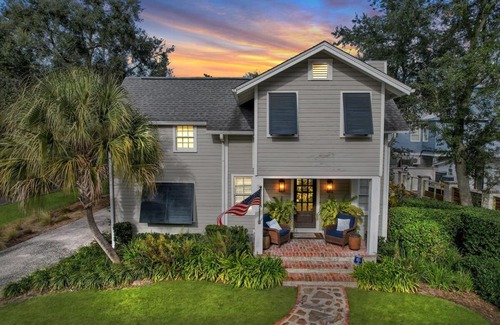 King City Casa | The Grey Pearl - Swimming Pool Premier Location