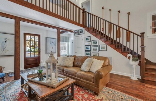 King City Casa | The Grey Pearl - Swimming Pool Premier Location