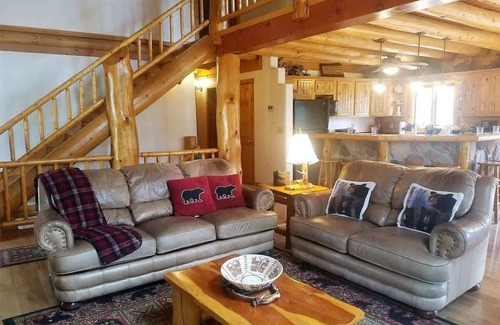 Alto Cabina | The Grizz - Cosy Cabins Real Estate, LLC.