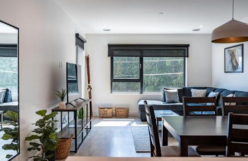 Revelstoke Apartamento | The Grizzly Basin by Revelstoke Vacations
