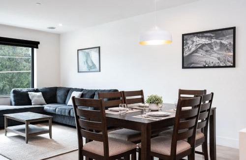 Revelstoke Apartamento | The Grizzly Basin by Revelstoke Vacations