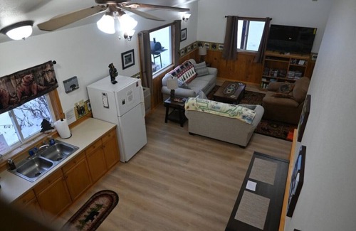 Trapper Creek Cabina | The Grizzly Den Cabin