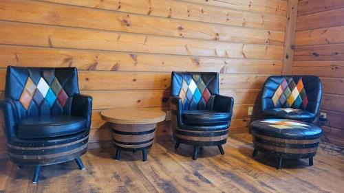 Warrens Casa | The Grizzly Den Cabin Warrens WI