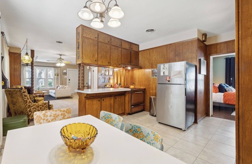 Fort Worth Cultural District Casa | The Groovy Casa, Walk to Dickies Arena & Will Rogers