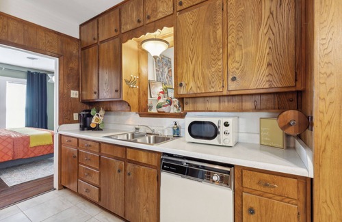 Fort Worth Cultural District Casa | The Groovy Casa, Walk to Dickies Arena & Will Rogers