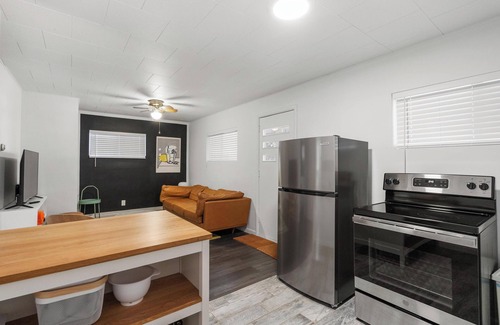 Boyne Falls Casa | The Grove 1/2 mile from Boyne Mountain Sleeps 4