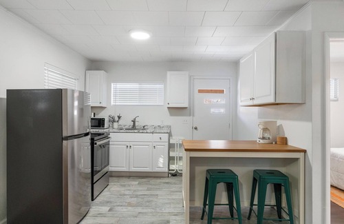Boyne Falls Casa | The Grove 1/2 mile from Boyne Mountain Sleeps 4