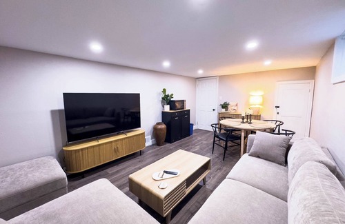 Sunnyside Apartamento | The Grove at Clay House - Charming 1BR Apartment in Denver's Sunnyside