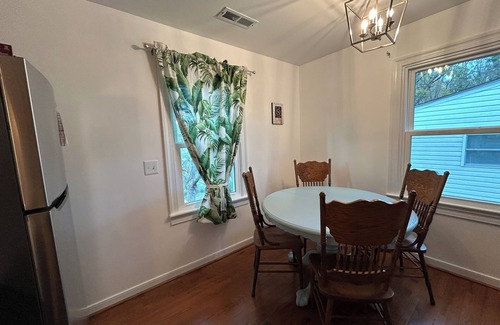 Jefferson Park Avenue Casa | The Grove: Comfy living in Cville Brand New!