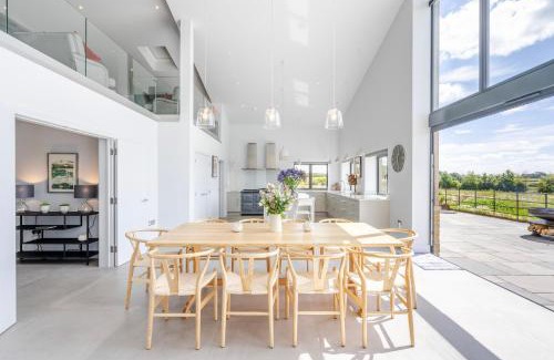 Malmesbury Casa | The Grove - Converted Cattle Barn