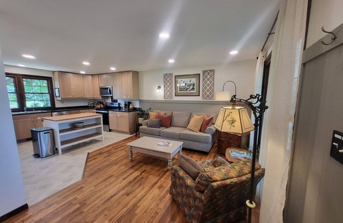 Groveland Casa | The Groveland Cottage