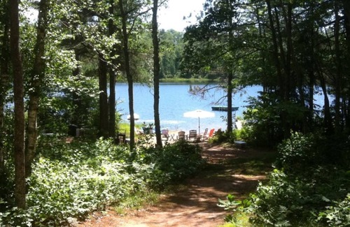 Boulder Junction Cabina | The Guest Cabin - Lakeside cabin with large screened in porch and fireplace