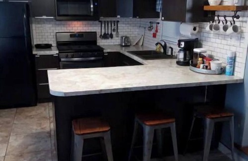 Stapleton Casa | THE GUEST HOUSE with hot tub