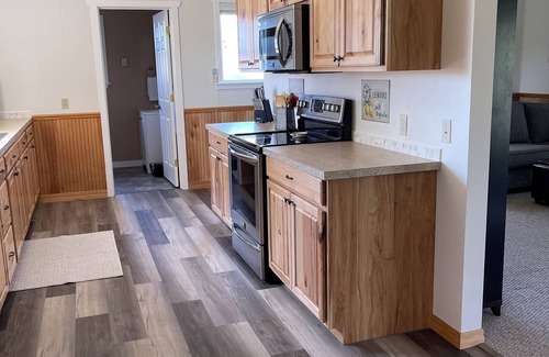 Corvallis Casa | The Guesthouse - on 3.5 acres in Corvallis, MT