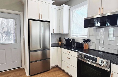McCain Casa | The Guesthouse @ Pine Forest Hideaway - (Near UNC)