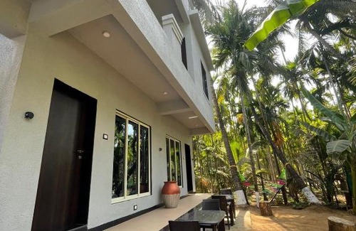 Alibaug Cama Y Desayuno | The Gunjal's Home Stay