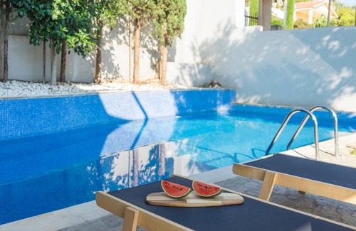 Porto Rafti Apartamento | The H Experience - The Blue Lounge with Swimming pool