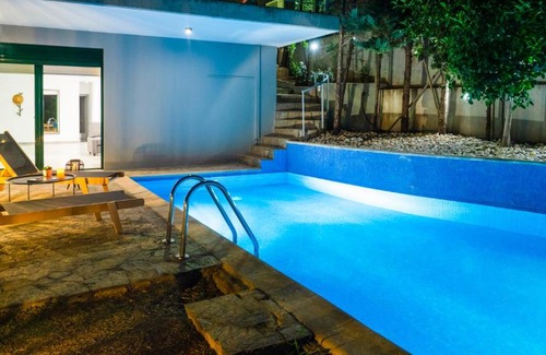 Porto Rafti Apartamento | The H Experience - The Blue Lounge with Swimming pool