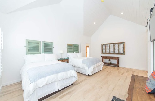 Uvalde Casa | The Hacienda Room (4)