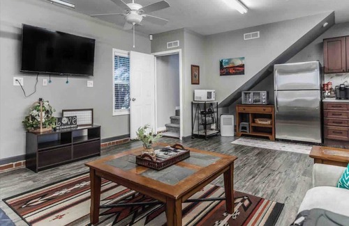 Summerfield Casa | Hacienda · The Hacienda: Themed Guesthouse with Pool