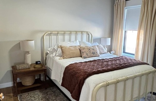 Leitchfield Apartamento | The Haleigh. Enjoy this 1 bed / 1 bath suite!