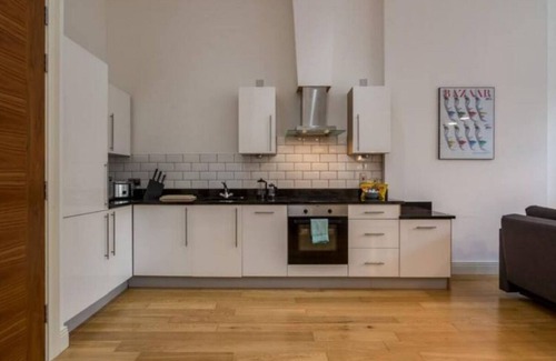 Cathedral Quarter Apartamento | The Half Bap - Modern 1 Bed Apt in Belfast's Historic Cathedral Quarter