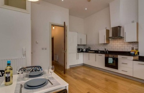 Cathedral Quarter Apartamento | The Half Bap - Modern 1 Bed Apt in Belfast's Historic Cathedral Quarter