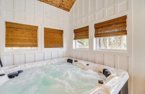 Heber Springs Casa | The Hamilton Heber Springs Home with Hot Tub!