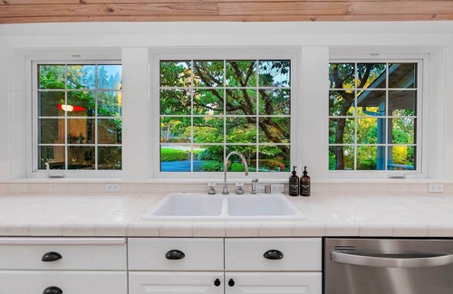 Agate Casa | 'The Hammersley' Luxury Waterfront Estate!