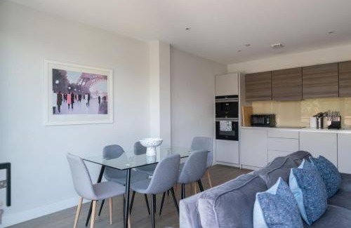 Frognal and Fitzjohns Apartamento | The Hampstead Hideout - Glamorous 3BDR Flat with Balcony