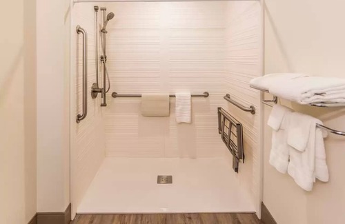 Hanford Hotel | Comfort Inn Hanford Lemoore