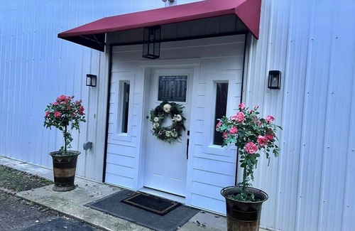Point Roberts Casa | The Hangar! 30 mins from Vancouver & mins from Tsawwassen!