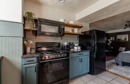 Shiloh Apartamento | The Hangar - Healthcare/Military friendly!