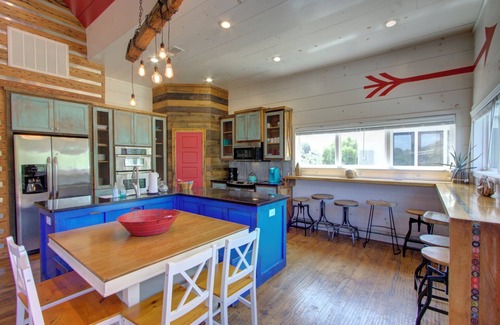 Glenwood Cabina | The Hangout on the Caddo River - Porch to River