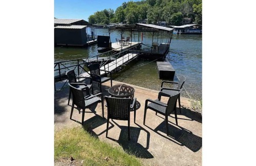 Rocky Mount Cabaña | The Hangout Winter Getaway, 5 Bedroom W/ Game Room