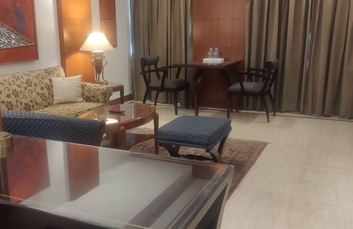 Barakhamba Hotel | The Hans Hotel New Delhi