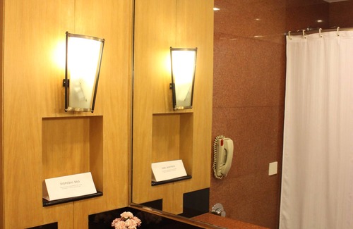 Barakhamba Hotel | The Hans Hotel New Delhi