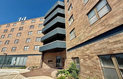 North Central Omaha Apartamento | The Hanscom at Modern Heights