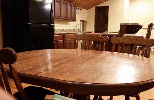 Ontario Apartamento | The Hansen House es una gran suite abierta con capacidad para 12 personas. Cerca del río Kickapoo.